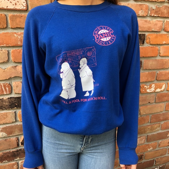 90s Vintage Sweatshirt - Picture 2 of 4